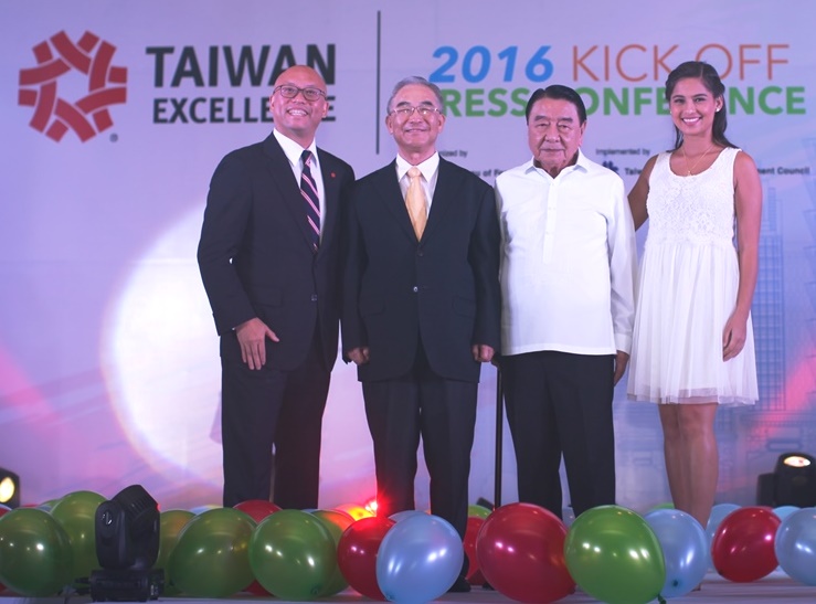 (From left) Taiwan External Trade Development Council (TAITRA) Deputy Executive Director of Strategic Marketing Department Scott Yang, Taiwan Economic & Cultural Office (TECO) Ambassador of the Philippines Dr. Gary Song-Huann LIN, Manila Economic & Cultural Office (MECO) Chairman and Chief Executive Officer Amadeo Perez Jr., and celebrity guest Jasmine Curtis-Smith.